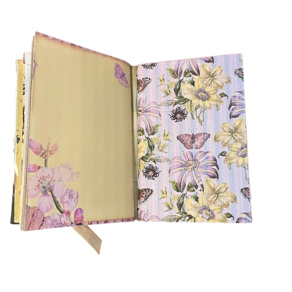 Handmade vintage book journal - slow stitched hand embroidered cover - Picture 11 of 15